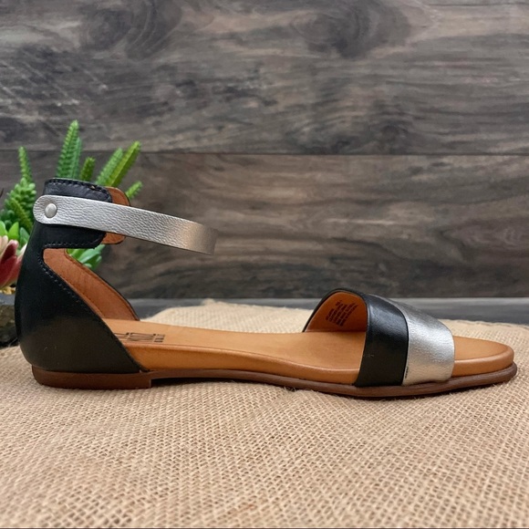 NIB Miz Mooz Atlantic Ankle Strap Flat Sandal 8 - Picture 12 of 13